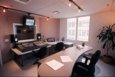 studio1.jpg (18253 bytes)